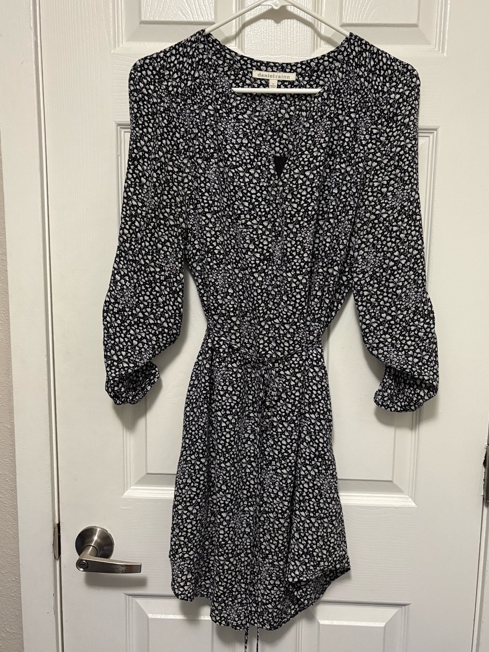 *Daniel Rainn Black and White Ditsy Floral Medium Long Sleeve Midi Dress